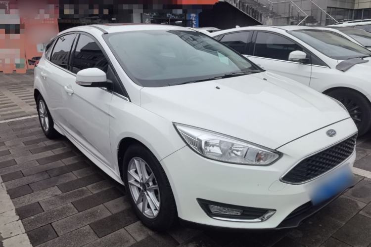 Used Ford Focus 2018 Hatchback Classic EcoBoost 180 Automatic Elite Model Front Right 45 Deg