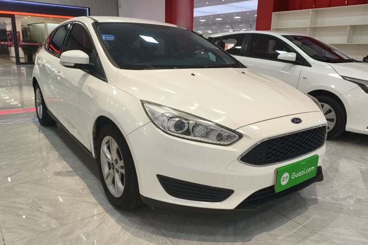 Used Ford Focus 2018 Hatchback Classic 1.6L Automatic Comfort Plus SmartDrive Edition Front Right 45 Deg