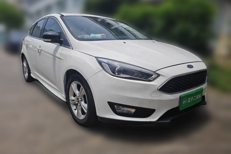 Used Ford Focus 2018 Hatchback Classic 1.6L Automatic Comfort Plus SmartDrive Edition Front Right 45 Deg