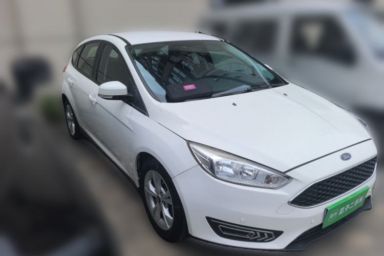 Used Ford Focus 2018 Hatchback Classic 1.6L Automatic Comfort Plus SmartDrive Edition Front Right 45 Deg