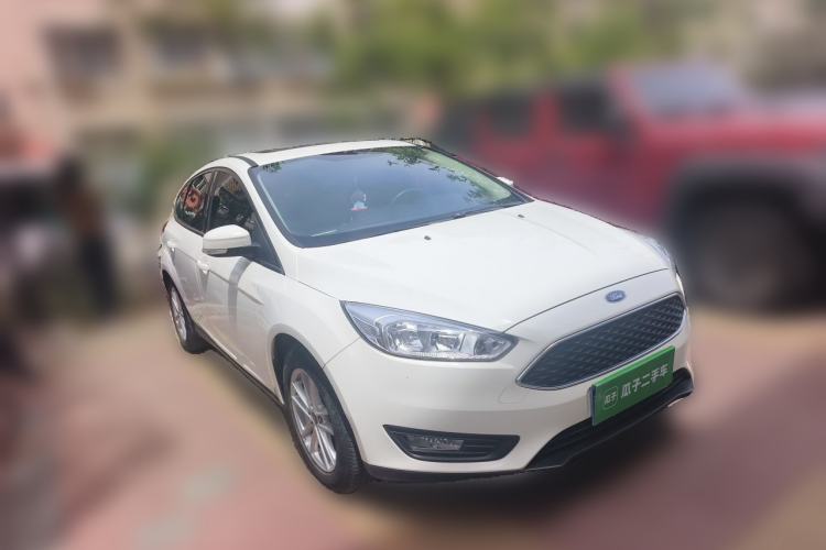 Used Ford Focus 2018 Hatchback Classic 1.6L Automatic Trendy SmartDrive Edition Front Right 45 Deg