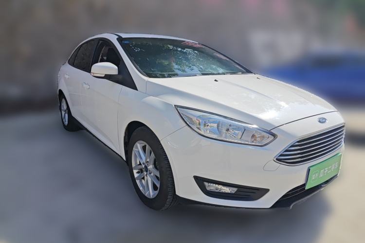 Used Ford Focus 2018 Sedan Classic 1.6L Automatic Trendy SmartDrive Edition Front Right 45 Deg