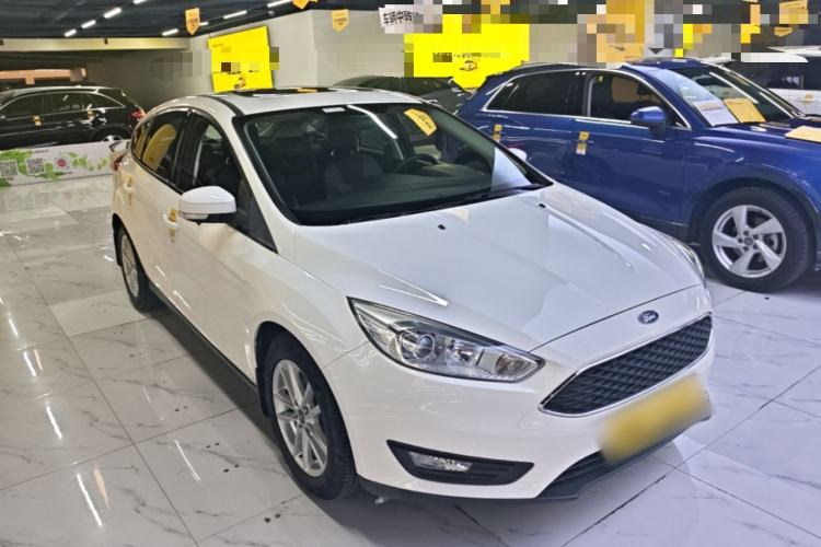 Used Ford Focus 2018 Hatchback Classic 1.6L Automatic Trendy SmartDrive Edition Front Right 45 Deg