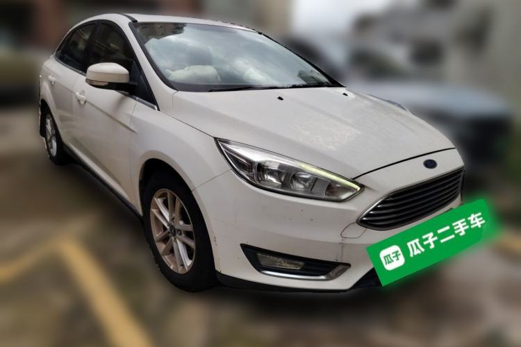 Used Ford Focus 2018 Sedan Classic EcoBoost 180 Automatic Elite Model Front Right 45 Deg
