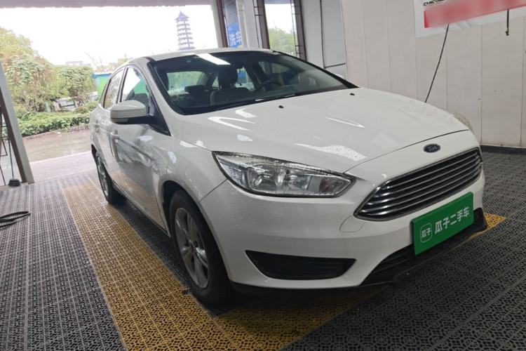 Used Ford Focus 2018 Sedan Classic 1.6L Automatic Comfort Plus Smart Drive Version Front Right 45 Deg