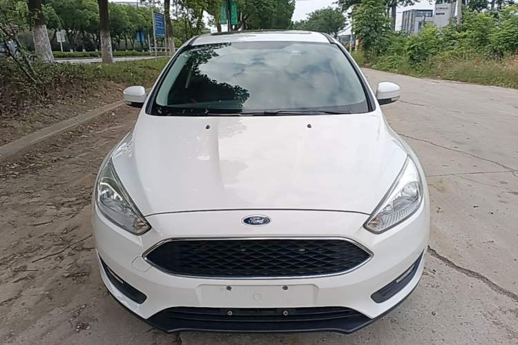 Used Ford Focus 2018 Hatchback Classic 1.6L Automatic Trendy SmartDrive Edition Front