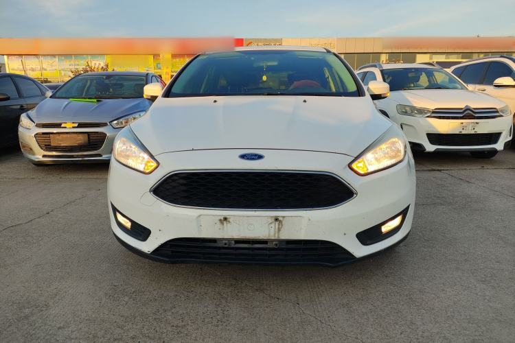 Used Ford Focus 2018 Two-Door Classic EcoBoost 125 Automatic Supercharged Style SmartDrive Edition Front