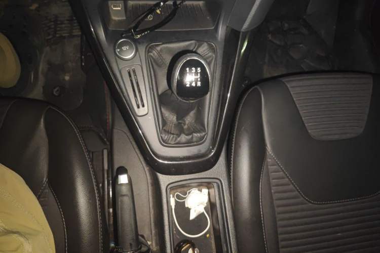 Used Ford Focus 2018 Sedan Classic 1.6L Manual Fashion Edition SmartDrive Version Gear Lever
