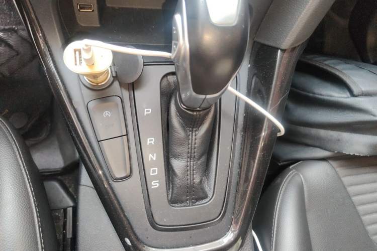 Used Ford Focus 2018 Sedan Classic EcoBoost 180 Automatic Elite Model Gear Lever