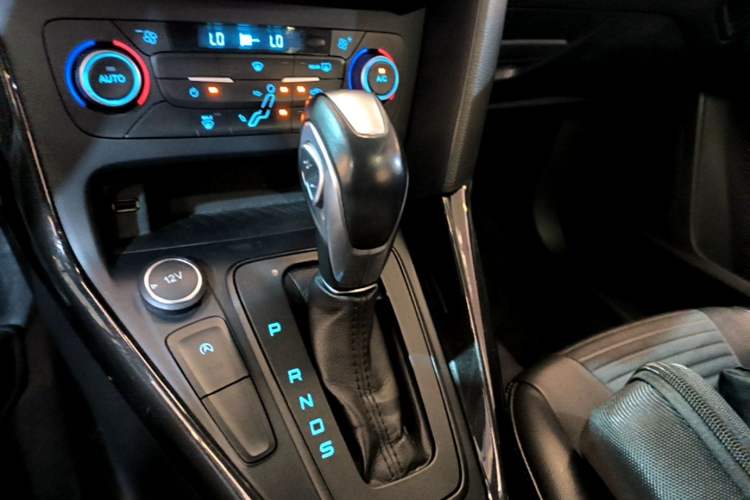 Used Ford Focus 2018 Two-Door Classic EcoBoost 125 Automatic Supercharged Style SmartDrive Edition Gear Lever