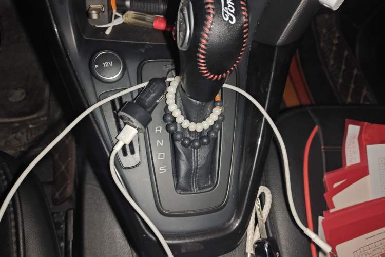 Used Ford Focus 2018 Hatchback Classic 1.6L Automatic Trendy SmartDrive Edition Gear Lever