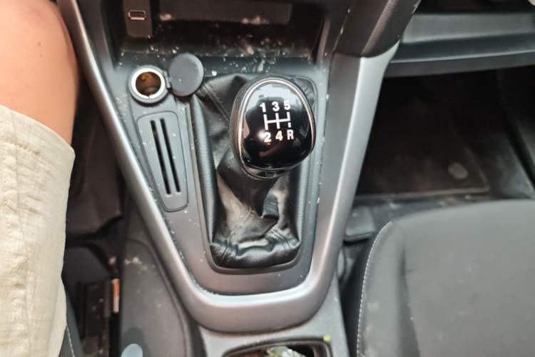 Used Ford Focus 2018 Hatchback Classic 1.6L Manual Comfort Plus SmartDrive Edition Gear Lever