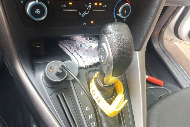 Used Ford Focus 2018 Hatchback Classic 1.6L Automatic Comfort Plus SmartDrive Edition Gear Lever