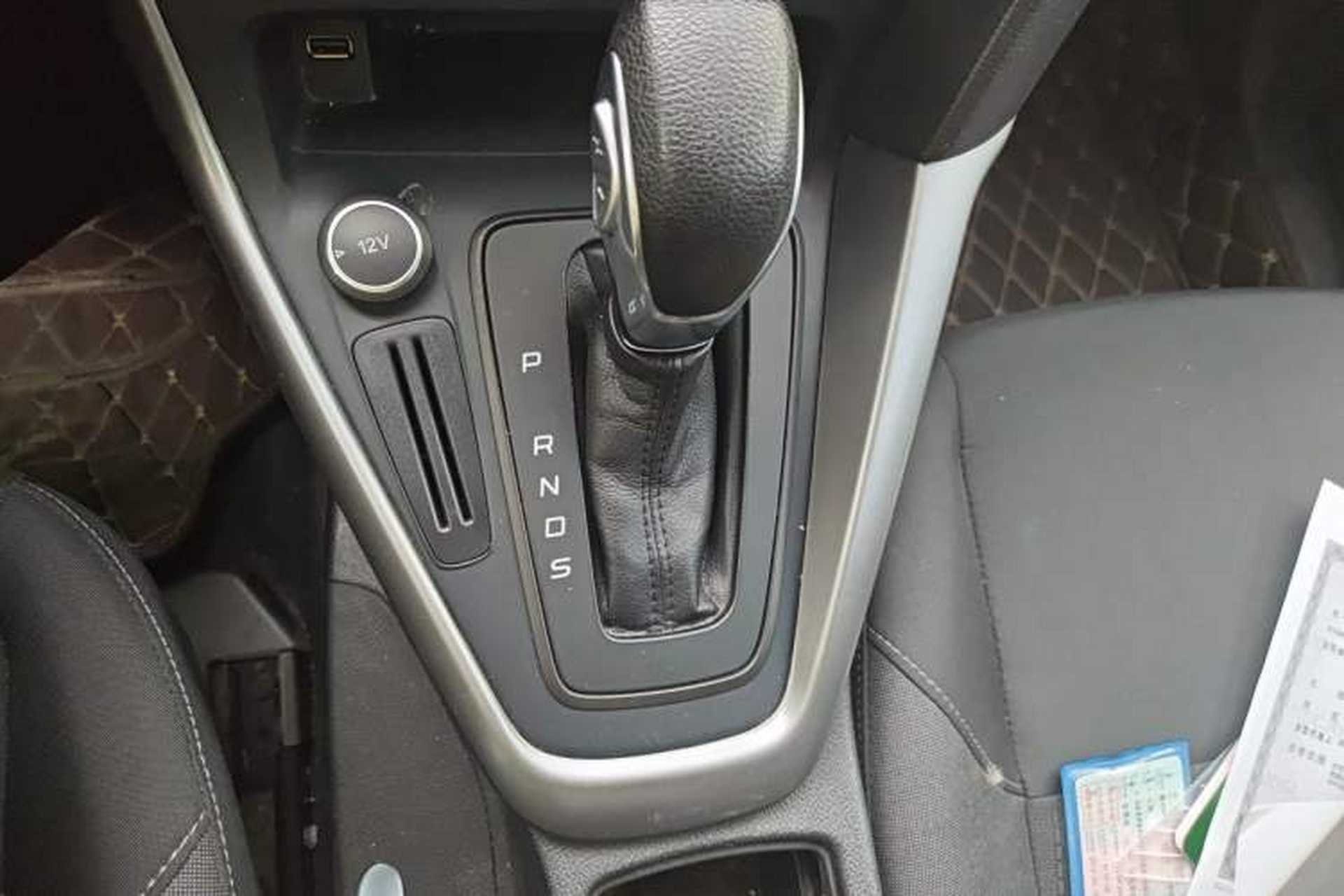Used Ford Focus 2018 Hatchback Classic 1.6L Automatic Comfort Plus SmartDrive Edition Gear Lever