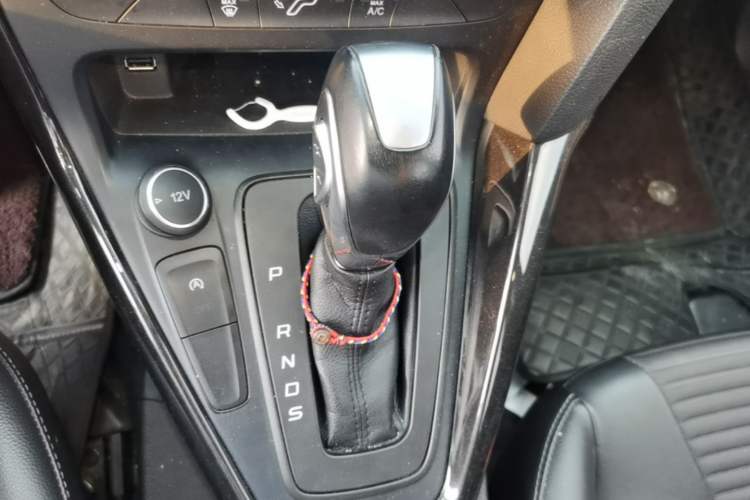 Used Ford Focus 2018 Two-Door Classic EcoBoost 125 Automatic Supercharged Style SmartDrive Edition Gear Lever