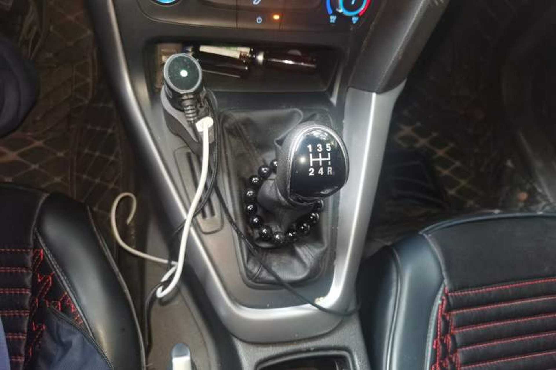 Used Ford Focus 2018 Hatchback Classic 1.6L Manual Comfort Plus SmartDrive Edition Gear Lever