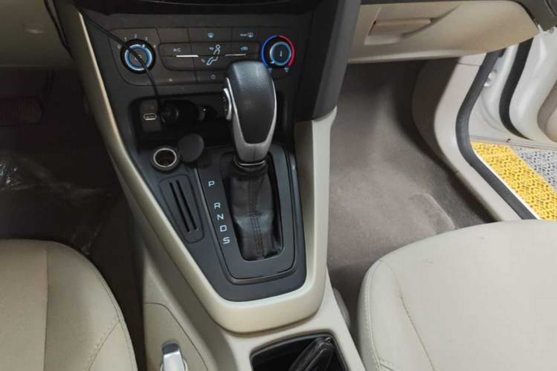 Used Ford Focus 2018 Sedan Classic 1.6L Automatic Comfort Plus Smart Drive Version Gear Lever