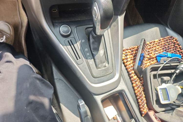 Used Ford Focus 2018 Hatchback Classic 1.6L Automatic Comfort Plus SmartDrive Edition Gear Lever