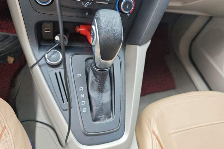 Used Ford Focus 2018 Sedan Classic 1.6L Automatic Comfort Plus Smart Drive Version Gear Lever