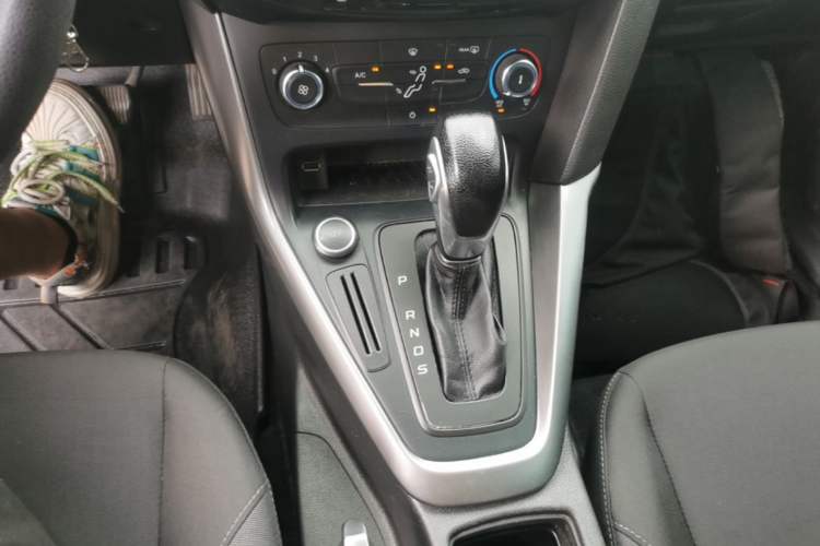 Used Ford Focus 2018 Hatchback Classic 1.6L Automatic Comfort Plus SmartDrive Edition Gear Lever