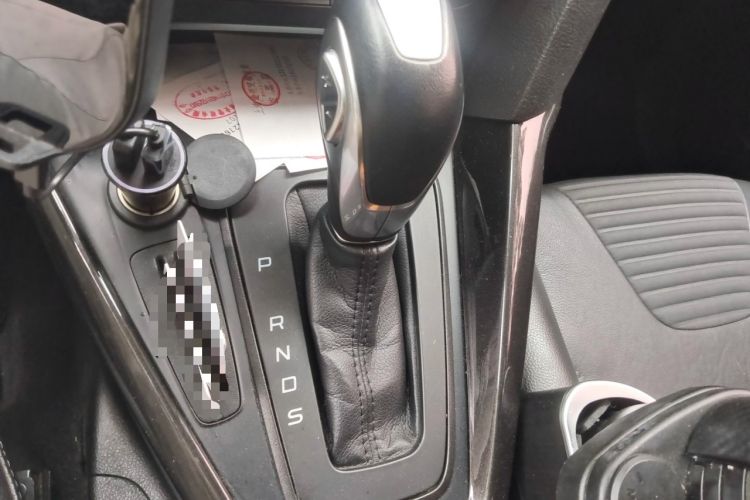 Used Ford Focus 2018 Hatchback Classic 1.6L Automatic Trendy SmartDrive Edition Gear Lever