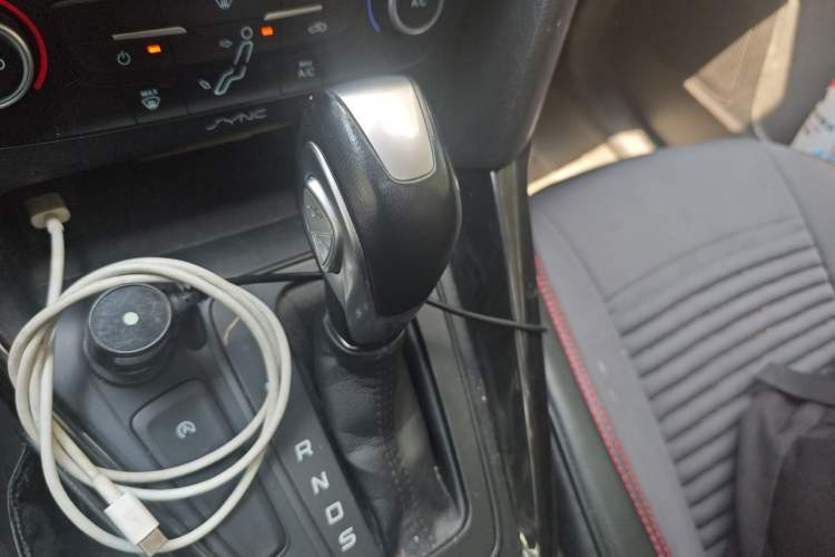 Used Ford Focus 2018 Hatchback Classic EcoBoost 180 Automatic Elite Model Gear Lever