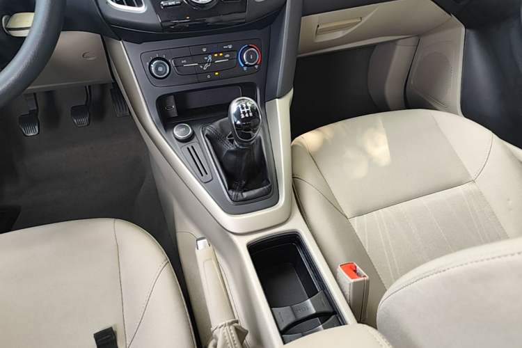 Used Ford Focus 2018 Sedan Classic 1.6L Manual Comfort Plus SmartDrive Edition Gear Lever