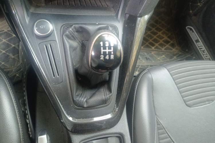 Used Ford Focus 2018 Hatchback Classic 1.6L Manual Fashion Edition SmartDrive Version Gear Lever