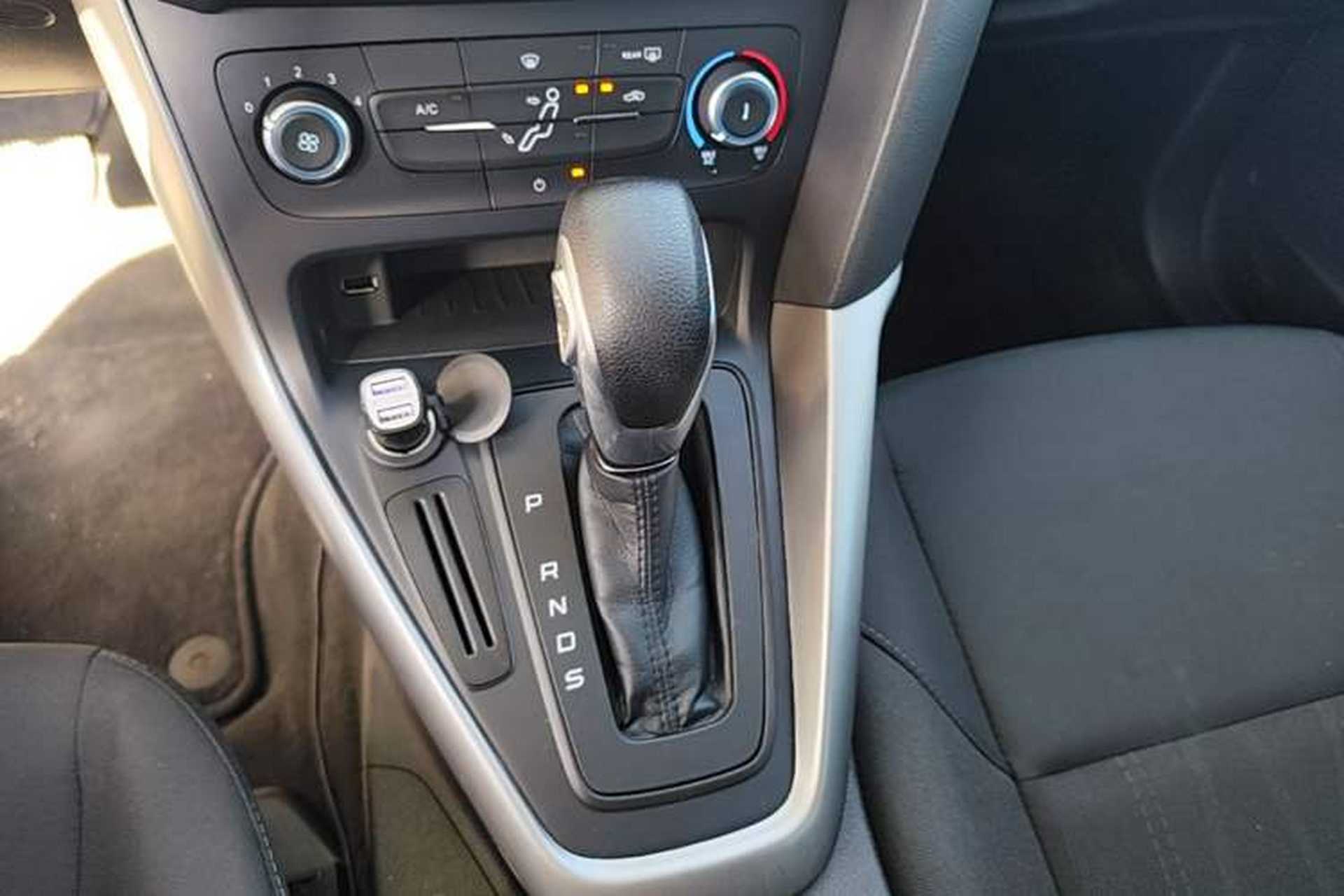 Used Ford Focus 2018 Hatchback Classic 1.6L Automatic Comfort Plus SmartDrive Edition Gear Lever