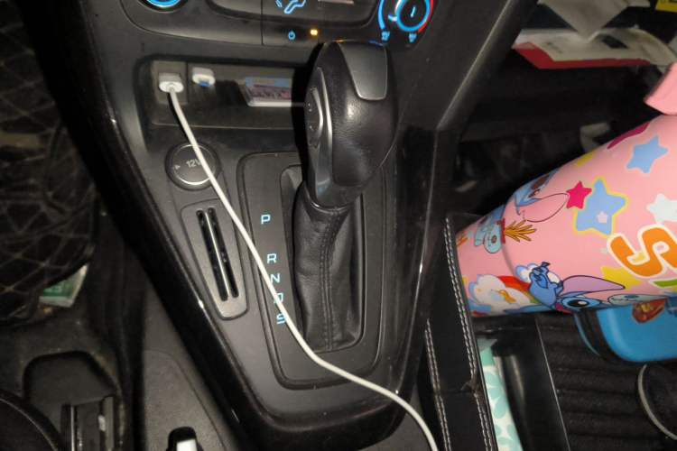 Used Ford Focus 2018 Hatchback Classic 1.6L Automatic Trendy SmartDrive Edition Gear Lever