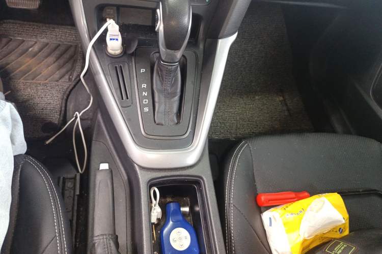 Used Ford Focus 2018 Hatchback Classic 1.6L Automatic Comfort Plus SmartDrive Edition Gear Lever