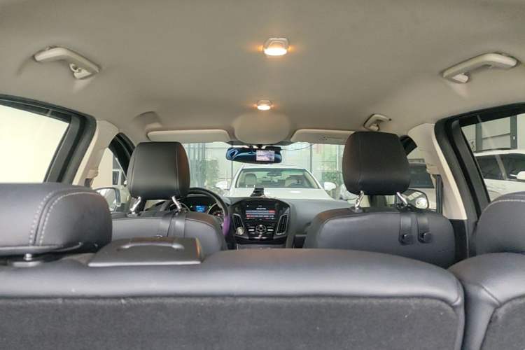 Used Ford Focus 2018 Hatchback Classic 1.6L Automatic Comfort Plus SmartDrive Edition Headliner