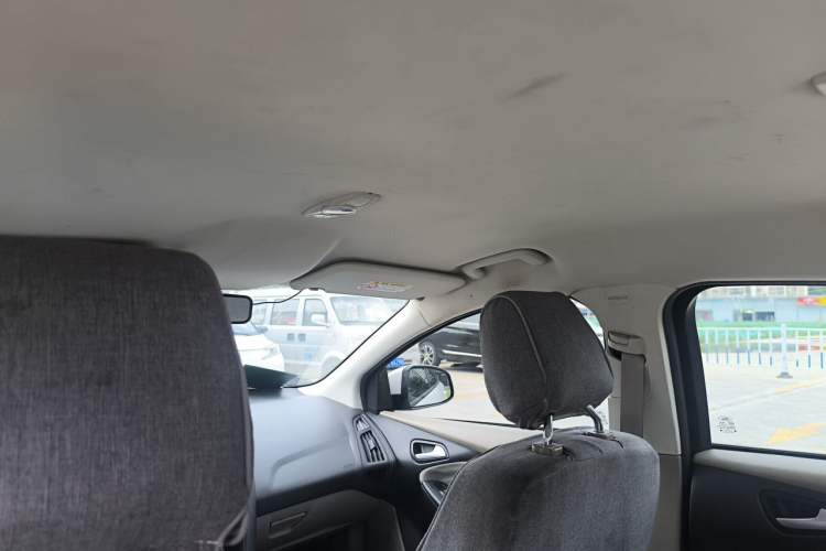 Used Ford Focus 2018 Sedan Classic 1.6L Automatic Comfort Plus Smart Drive Version Headliner