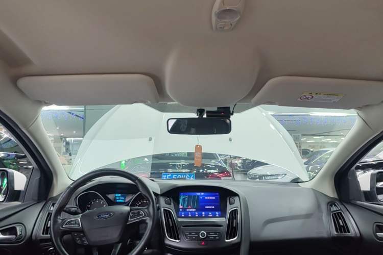 Used Ford Focus 2018 Hatchback Classic 1.6L Automatic Comfort Plus SmartDrive Edition Headliner