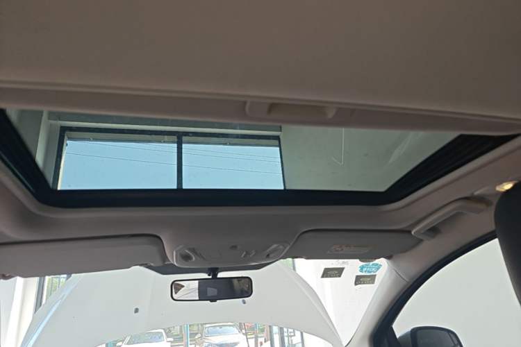 Used Ford Focus 2018 Two-Door Classic EcoBoost 125 Automatic Supercharged Style SmartDrive Edition Headliner
