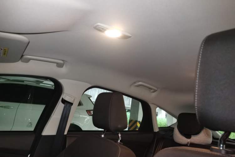 Used Ford Focus 2018 Hatchback Classic 1.6L Automatic Comfort Plus SmartDrive Edition Headliner