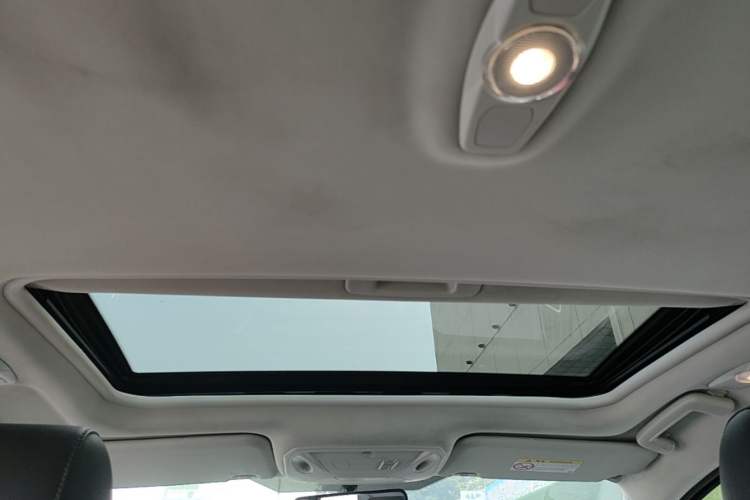 Used Ford Focus 2018 Sedan Classic 1.6L Automatic Trendy SmartDrive Edition Headliner