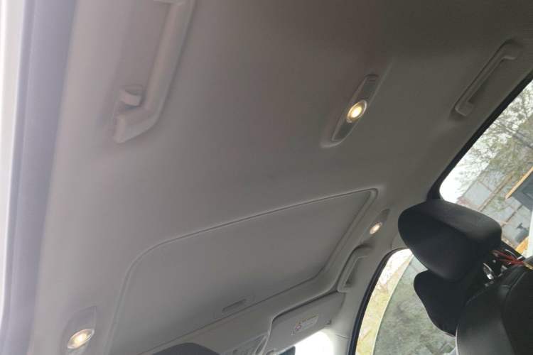 Used Ford Focus 2018 Hatchback Classic 1.6L Automatic Trendy SmartDrive Edition Headliner