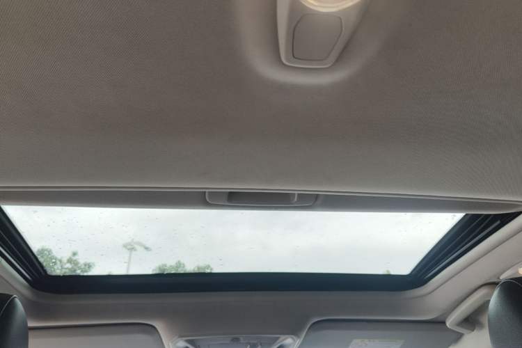 Used Ford Focus 2018 Two-Door Classic EcoBoost 125 Automatic Supercharged Style SmartDrive Edition Headliner