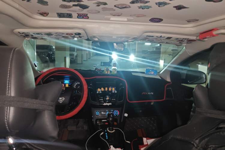 Used Ford Focus 2018 Hatchback Classic 1.6L Automatic Trendy SmartDrive Edition Headliner