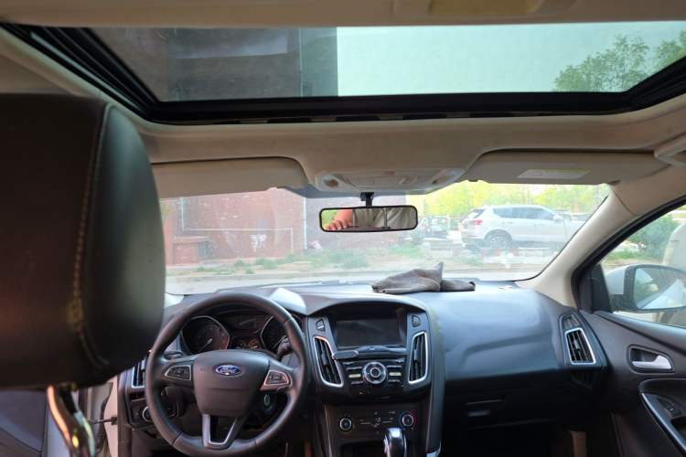 Used Ford Focus 2018 Hatchback Classic 1.6L Automatic Trendy SmartDrive Edition Headliner