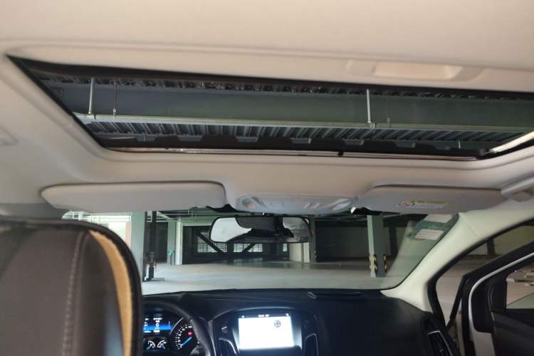 Used Ford Focus 2018 Hatchback Classic EcoBoost 180 Automatic Elite Model Headliner