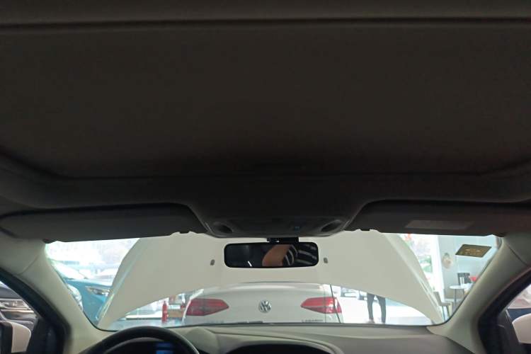 Used Ford Focus 2018 Hatchback Classic 1.6L Automatic Trendy SmartDrive Edition Headliner