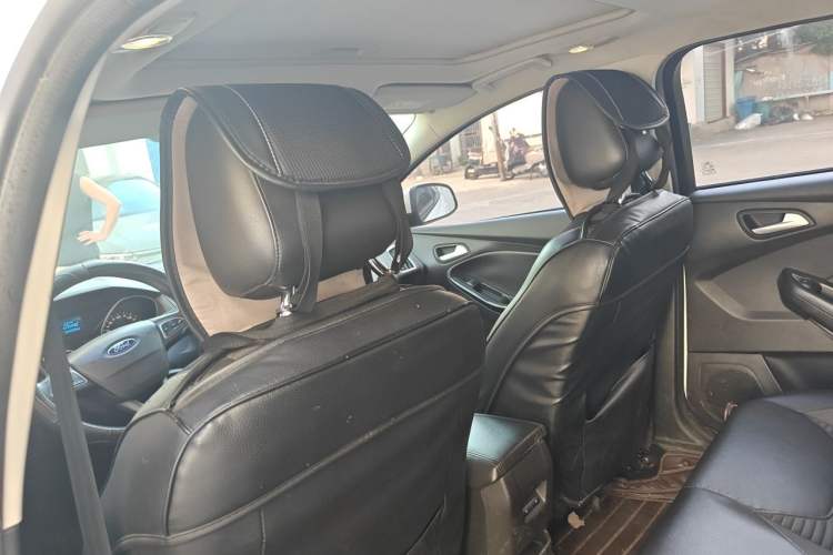 Used Ford Focus 2018 Sedan Classic EcoBoost 125 Automatic Supercharged Style SmartDrive Edition Headliner