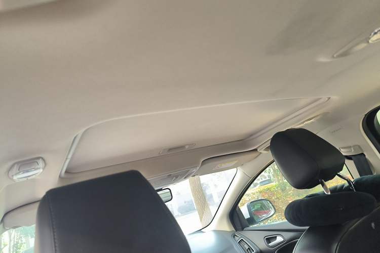 Used Ford Focus 2018 Sedan Classic EcoBoost 180 Automatic Elite Model Headliner