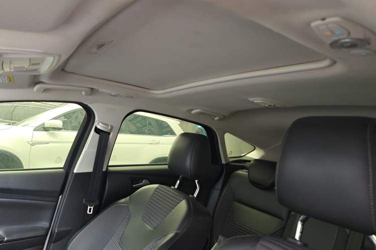 Used Ford Focus 2018 Hatchback Classic 1.6L Automatic Trendy SmartDrive Edition Headliner