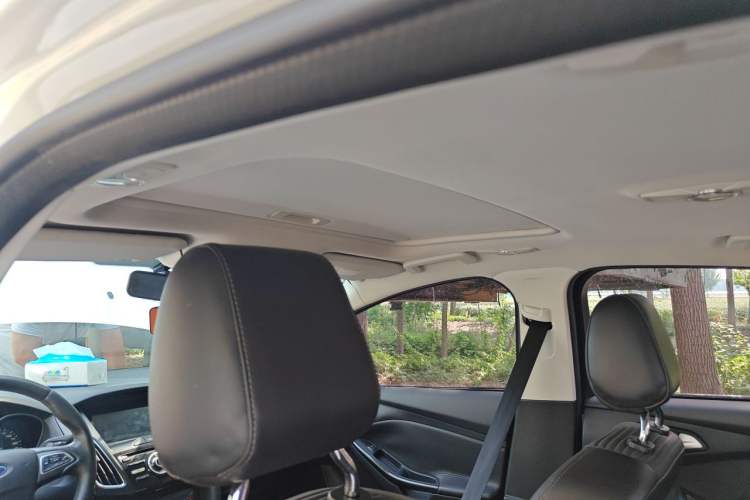 Used Ford Focus 2018 Sedan Classic 1.6L Automatic Trendy SmartDrive Edition Headliner