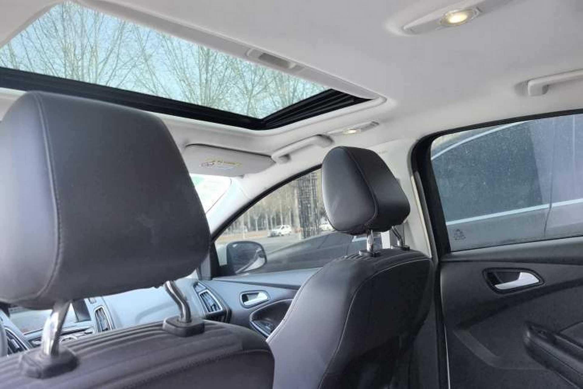 Used Ford Focus 2018 Sedan Classic 1.6L Automatic Trendy SmartDrive Edition Headliner