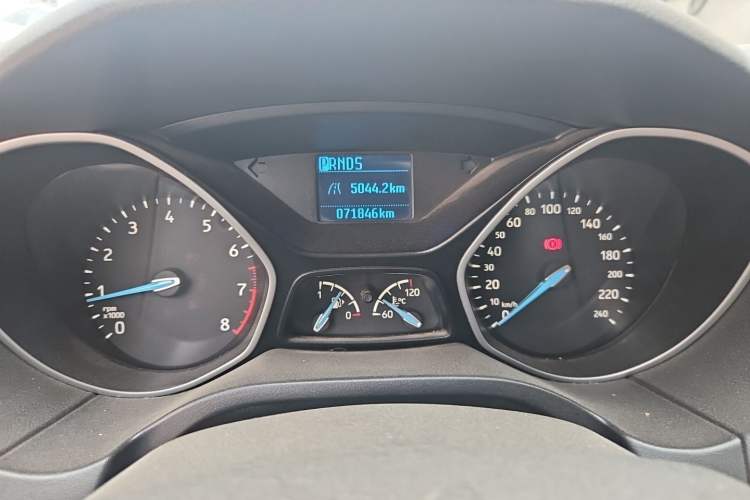 Used Ford Focus 2018 Sedan Classic 1.6L Automatic Comfort Plus Smart Drive Version Instrument Cluster