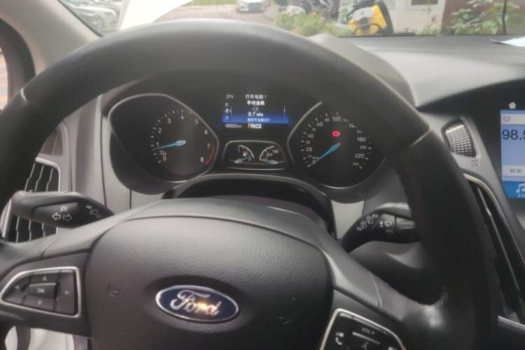 Used Ford Focus 2018 Hatchback Classic EcoBoost 180 Automatic Elite Model Instrument Cluster